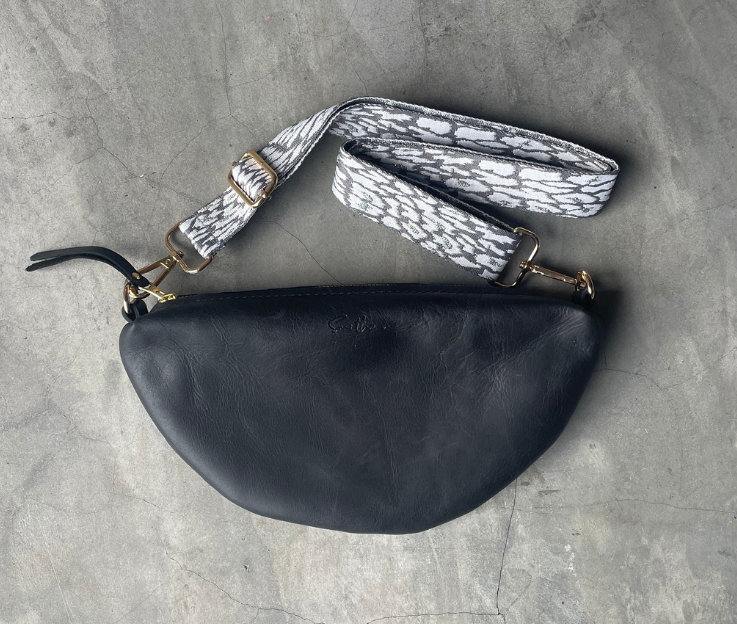 Half-moon crossbody / sling