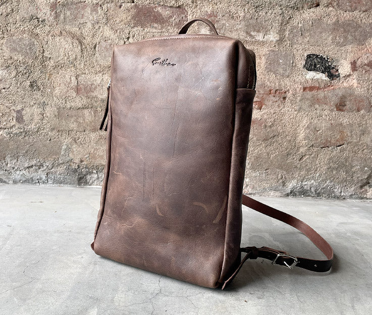 Laptop backpack - compact