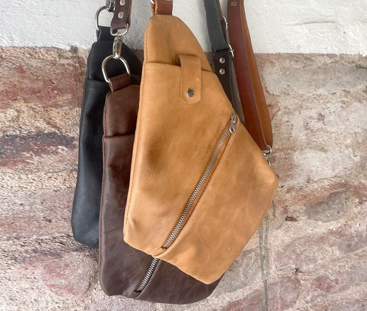 Leather travel bag